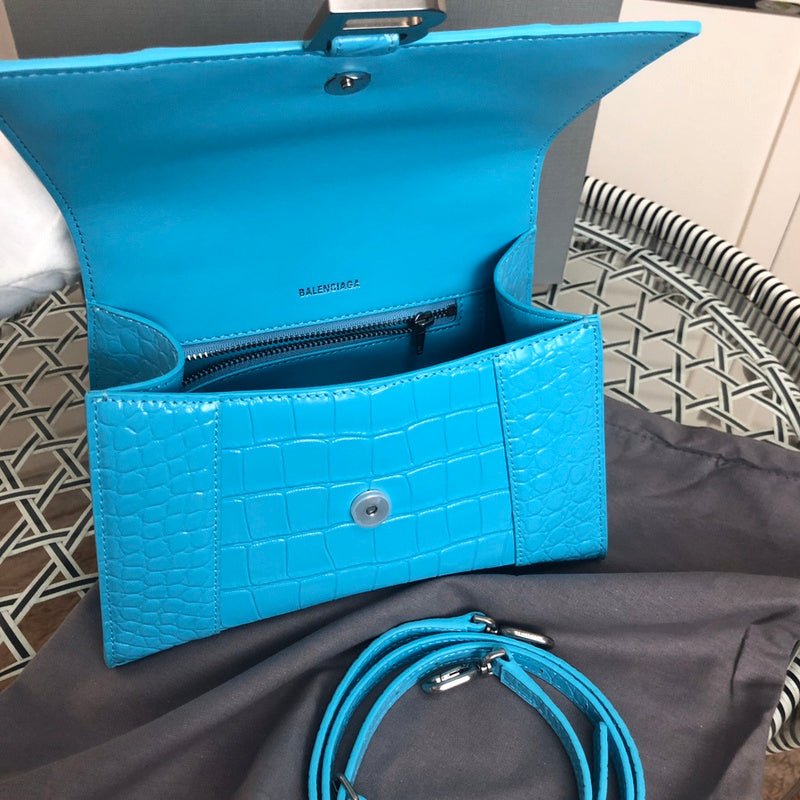 Front view of modern structured women's handbag – women's luxury handbag