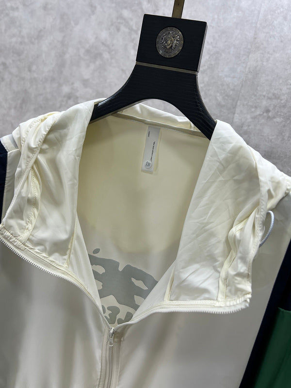 Three-quarter angle view of Balenciaga luxury piece style No.221