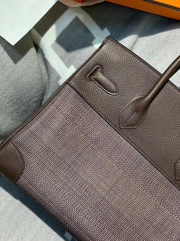 Refined handbag styled for everyday wear