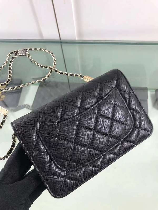 Zivas Charm Contemporary Flair Fashion Handbag (Effortless Style Upgrade) – Detail View