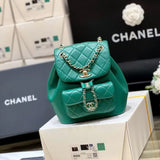 Zivas Charm Everyday Sophistication Designer Handbag (Considered Detail & Form) – Close-Up Detail