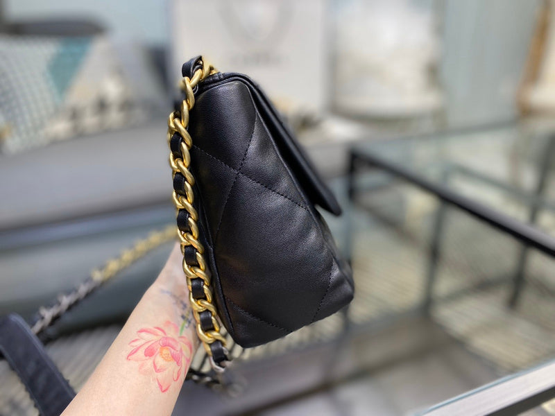  mid purse view 10