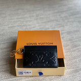  Statement everyday bag front view 7