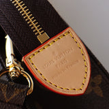 Handle and strap detail of chic premium women's handbag – women's luxury handbag