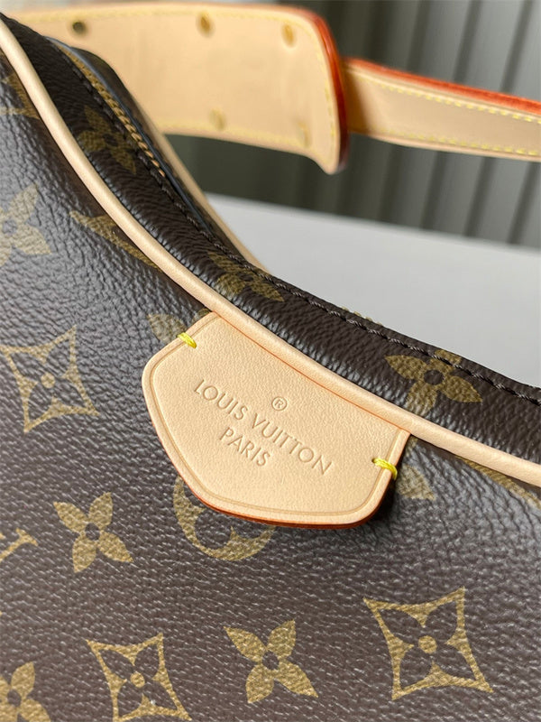  refined tote bag detail view showing craftsmanship 8