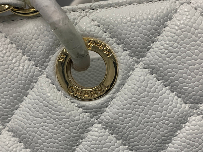  spacious purse view 9