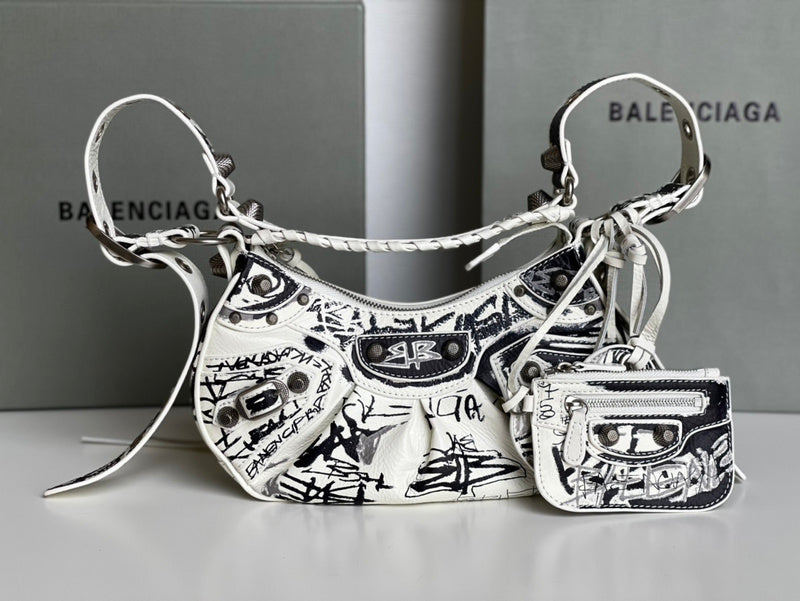 Zivas Charm Timeless Appeal Statement Handbag (Polished Everyday Piece) – Interior View
