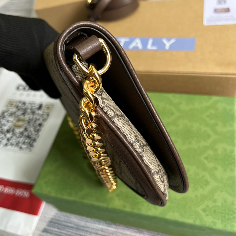 Close-up detail of premium polished women's handbag – women's everyday handbag