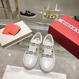 Full silhouette view of Roger Vivier luxury piece style No.047