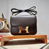  satchel close-up of hardware and finish 23