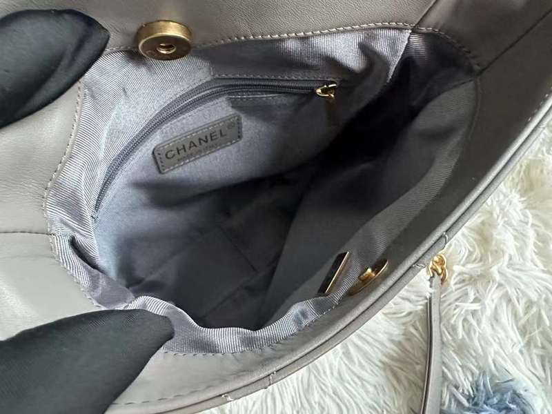 Zivas Charm Signature Style Everyday Handbag (Effortless Style Upgrade) – Back View