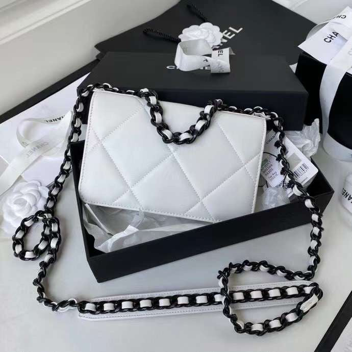  mid purse view 3
