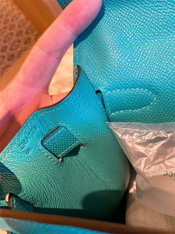  Classic shopper bag carried on shoulder 10