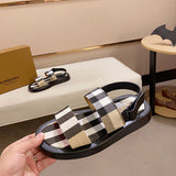 Burberry shoes Style 014 - logo and branding close-up