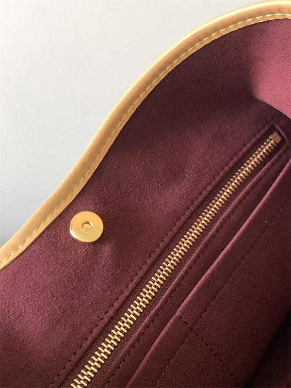  structured bag close-up of hardware and finish 11