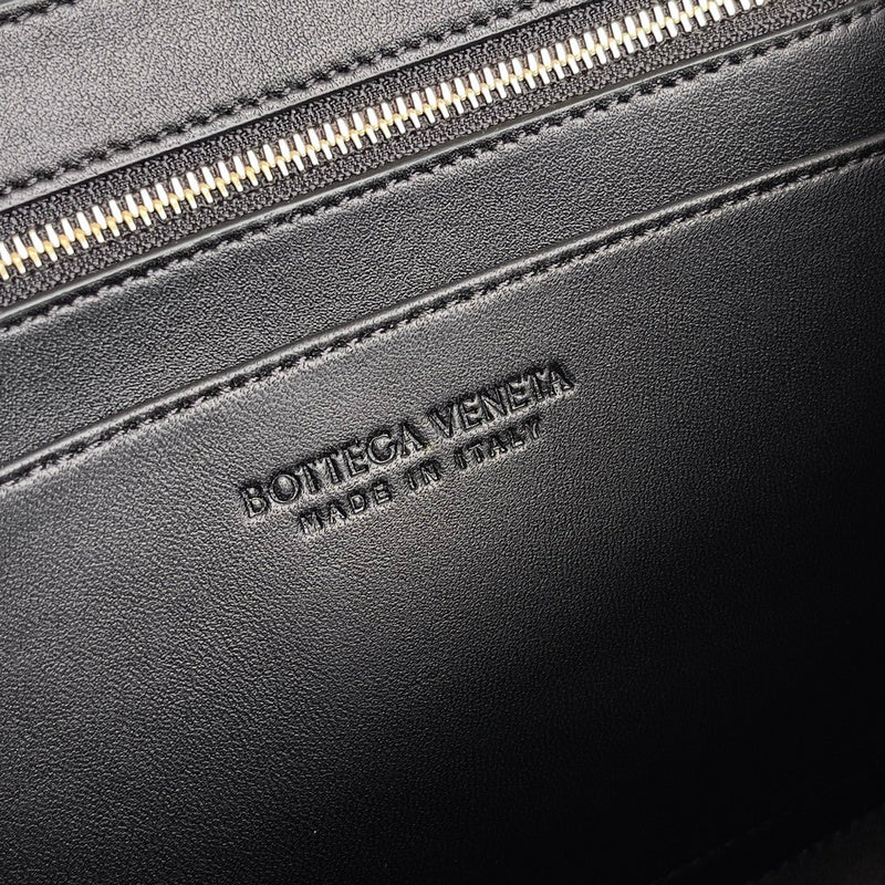 Classic Premium PU Leather Handbag - Everyday Elegance | Women's Everyday Carry Handbag #1581 - product detail shot (image 10) of designer-inspired handbag