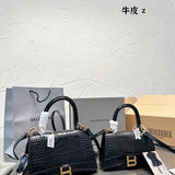 Ziva's Charm handbag – front view (one versatile size)