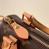 Handle and strap detail of chic premium women's handbag – women's statement bag