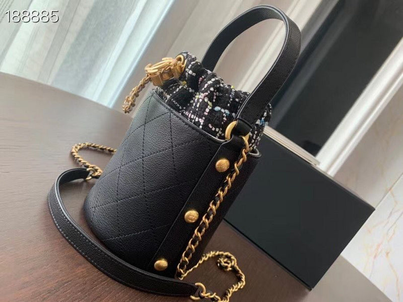  handbag, compact everyday style, image 4