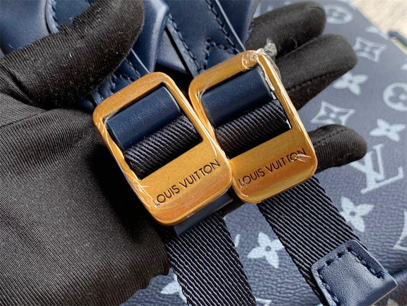  modern everyday bag detail view showing craftsmanship