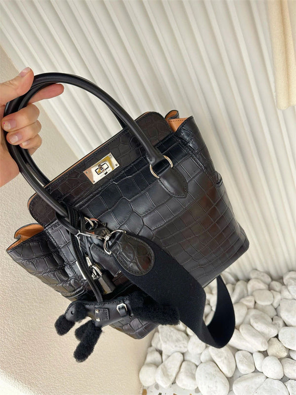  Refined handbag front view
