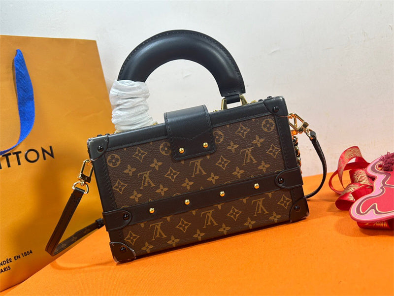  carryall bag interior and compartment view