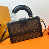  carryall bag interior and compartment view