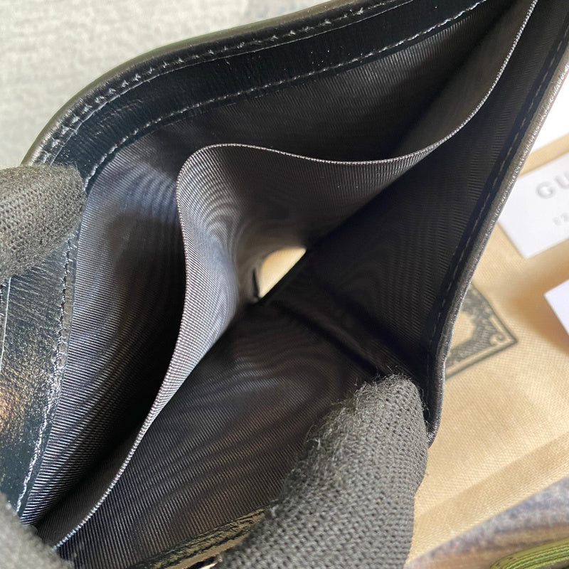 Close-up detail of everyday-luxe chic women's handbag – women's luxury accessory