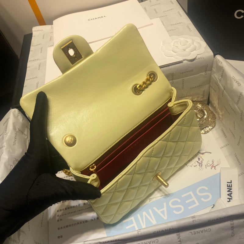  mid purse view 10