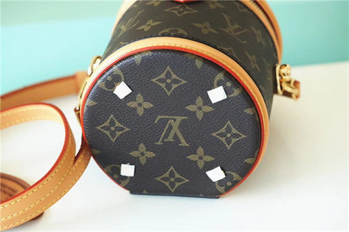  satchel close-up of hardware and finish
