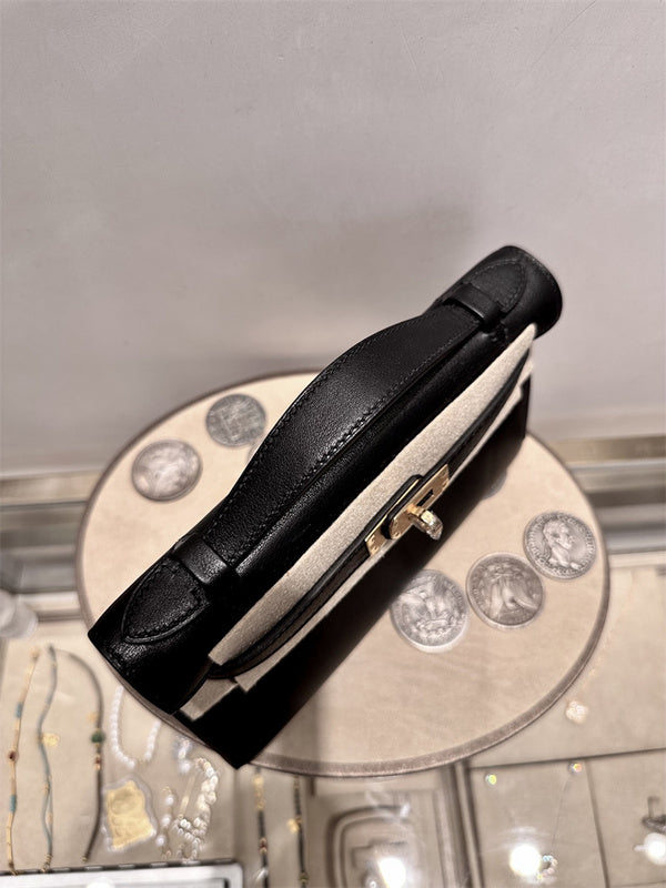  timeless handbag detail view showing craftsmanship 8
