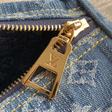  structured bag close-up of hardware and finish 17