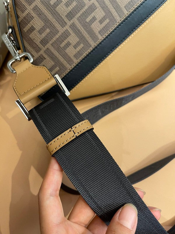Ziva's Charm handbag – back view (22cm*15cm*5cm)