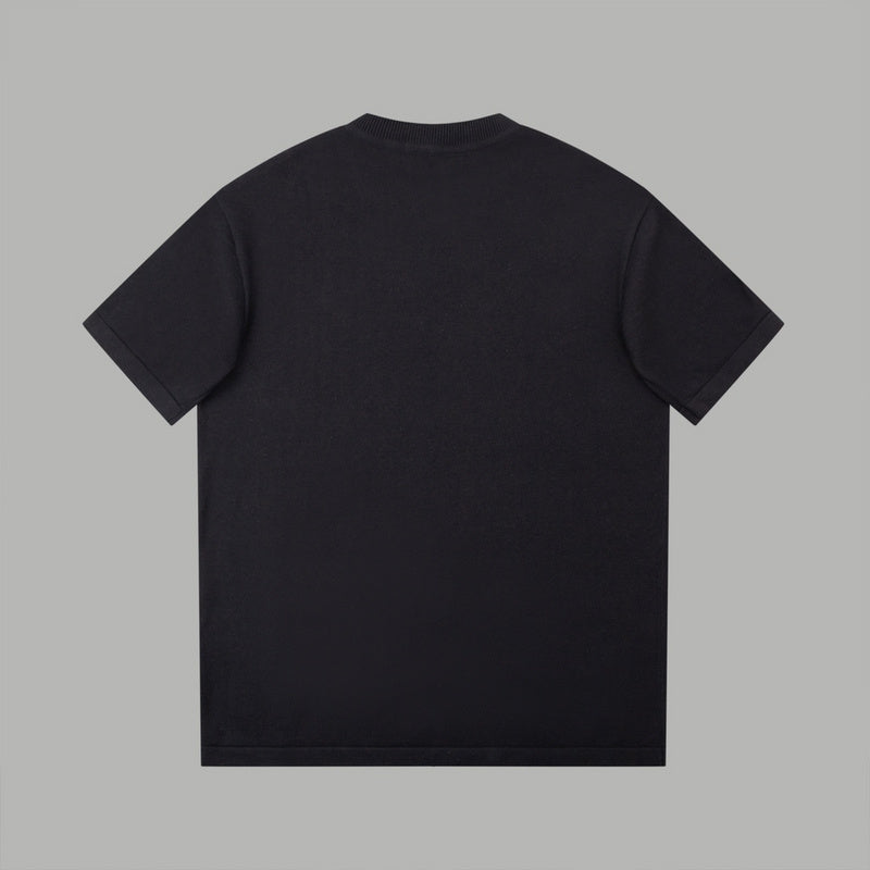 Full styled look of Louis Vuitton cotton t-shirt with relaxed-fit cut