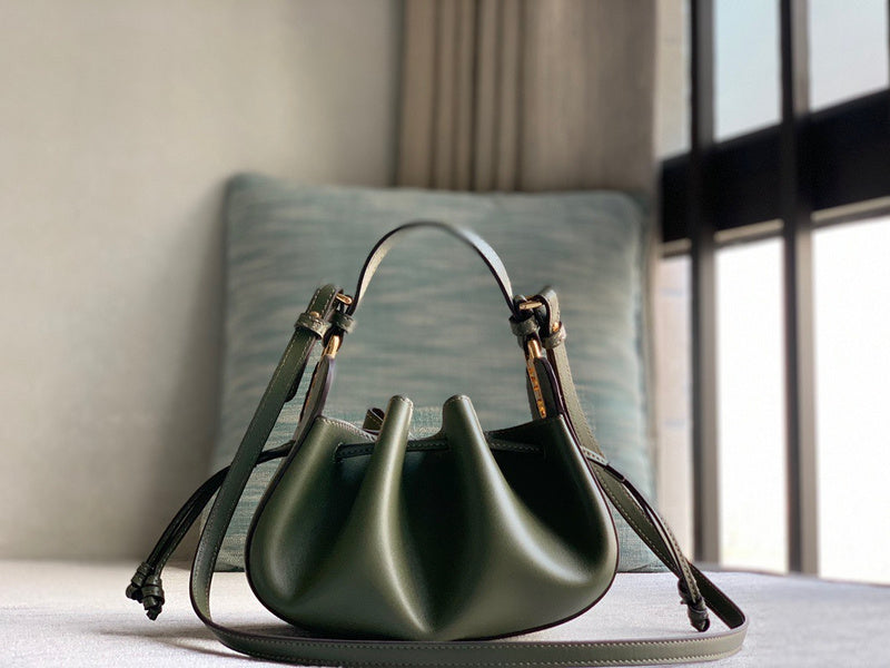 Ziva's Charm handbag – detail view (21cm*17cm*14cm)