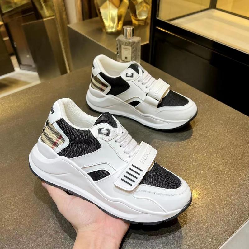 Burberry shoes Style 070 - packaging and accessories