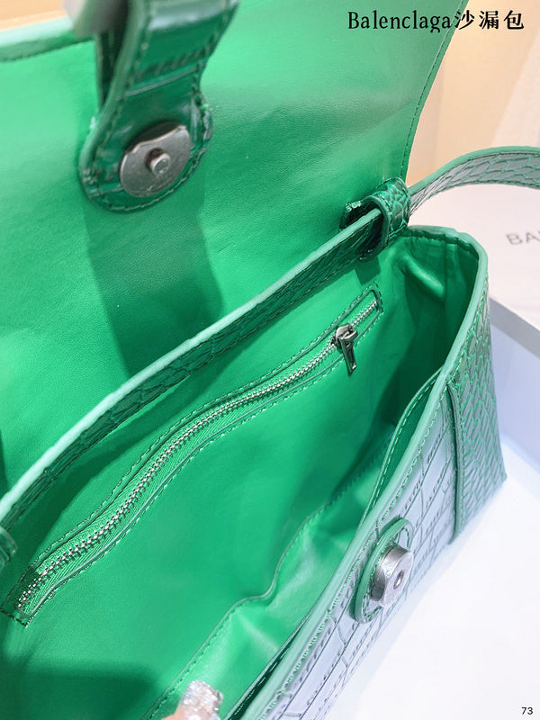 Ziva's Charm handbag – product shot (one versatile size)