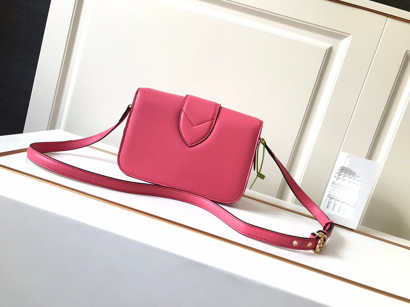 Side profile of modern statement women's handbag – women's statement bag