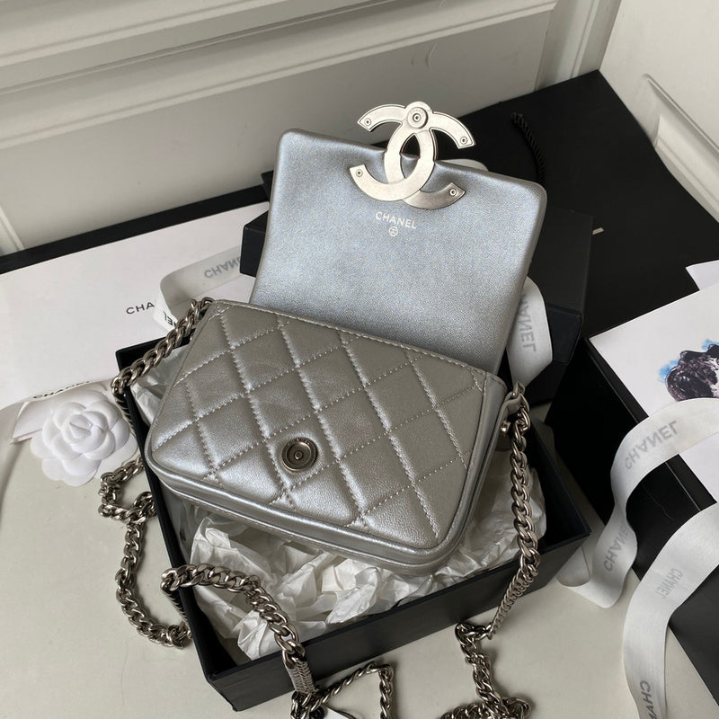  handbag, compact everyday style, image 4