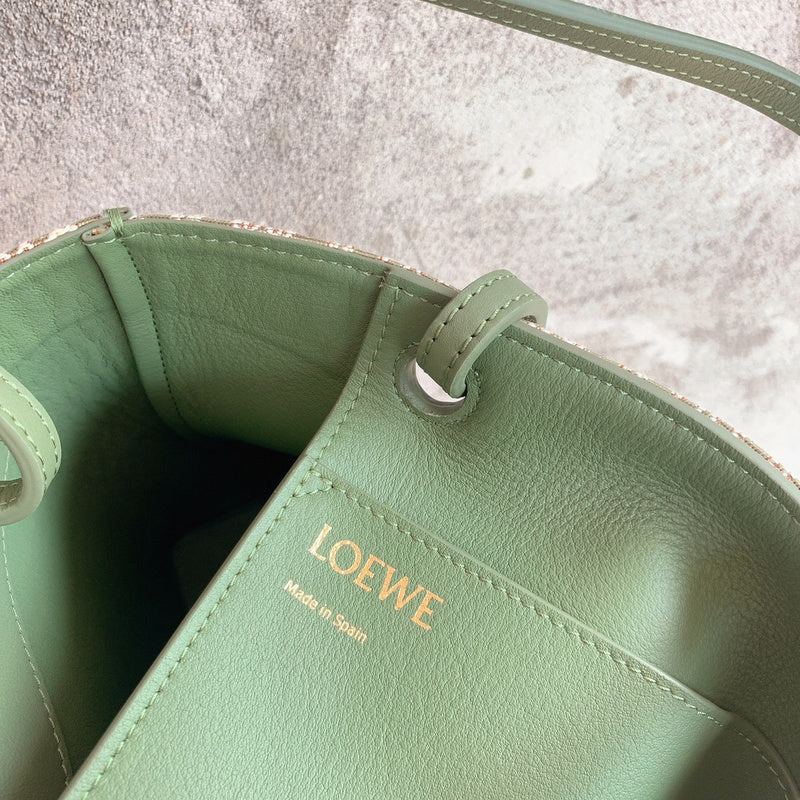 Ziva's Charm handbag – product shot (26cm*21cm*10cm)
