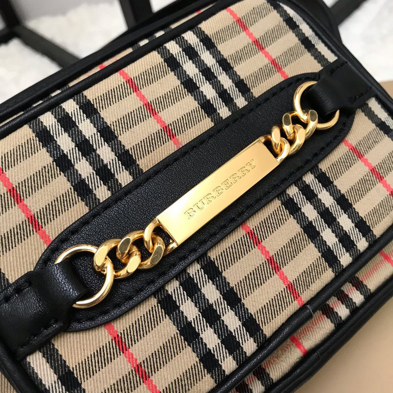 Ziva's Charm handbag – detail view (one versatile size)