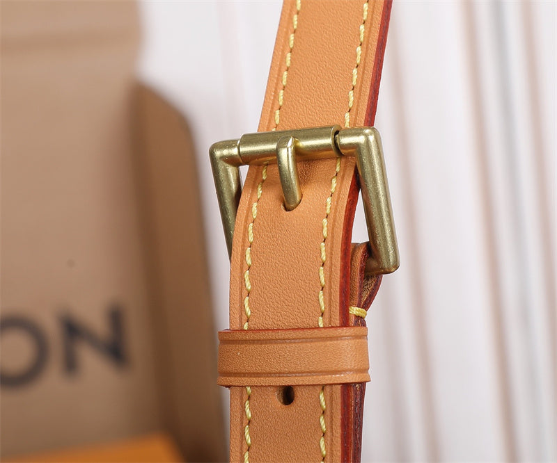  Polished top-handle bag front view 7