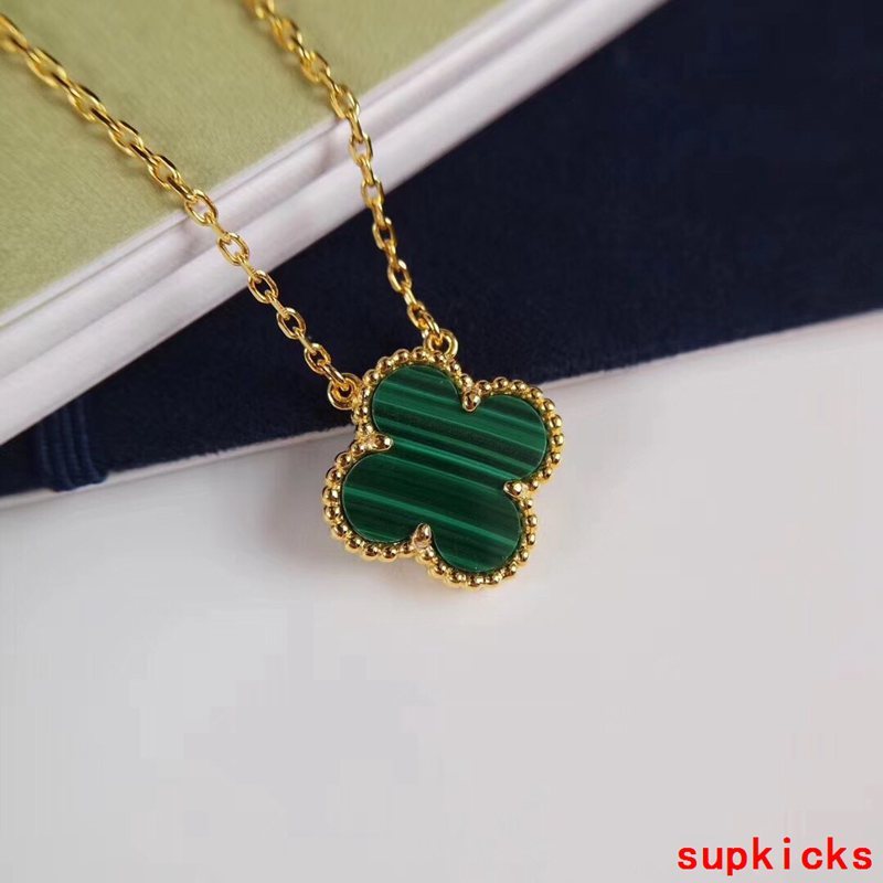 Angled view of Van Cleef & Arpels unisex jewelry piece