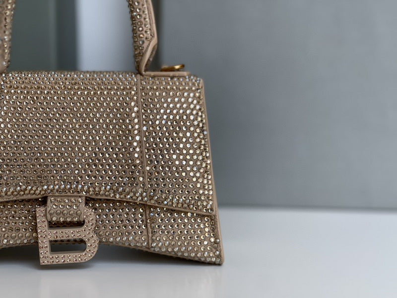 Zivas Charm Effortless Sophistication Statement Handbag (Everyday Luxury Essential) – Detail View