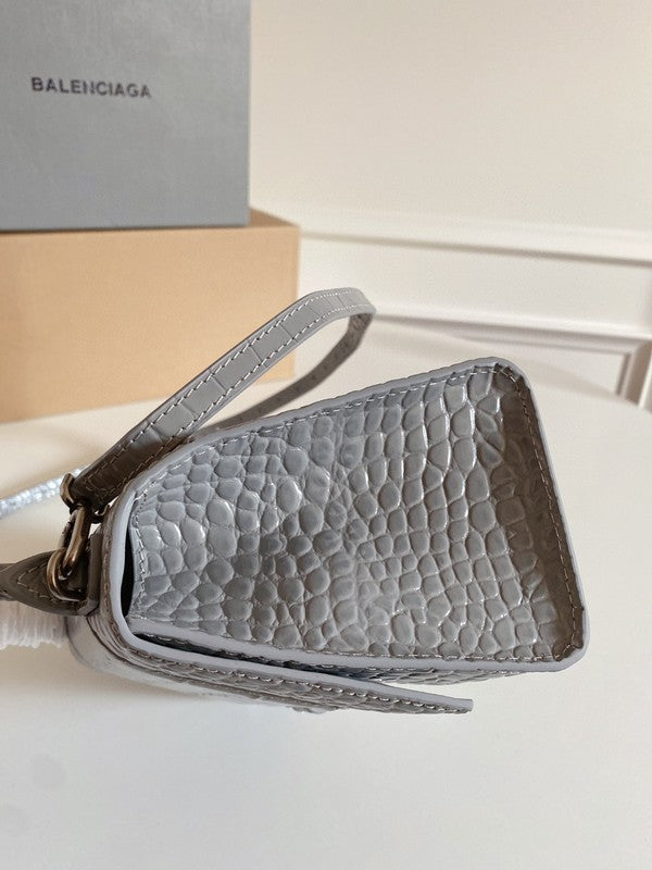 Zivas Charm Modern Edge Premium Handbag (Designer-Inspired Craftsmanship) – Styled Look