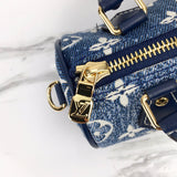 Handle and strap detail of classic modern women's handbag – women's luxury accessory