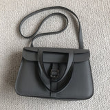  Statement carryall bag front view