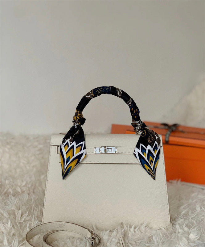  modern everyday bag styled with outfit 12