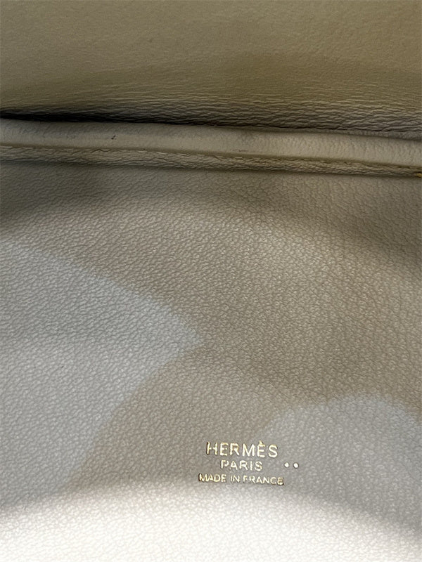  signature tote bag styled with outfit