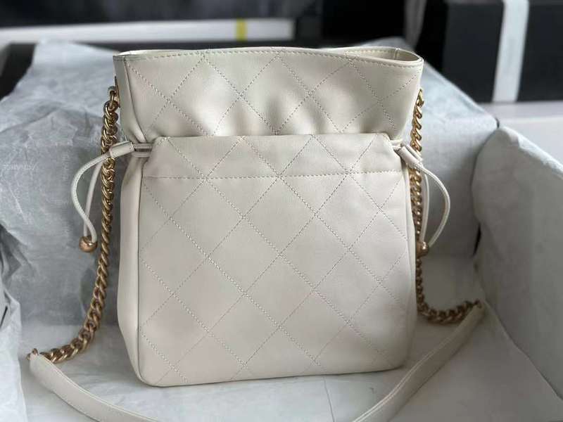 Zivas Charm Signature Style Everyday Handbag (Effortless Style Upgrade) – Close-Up Detail